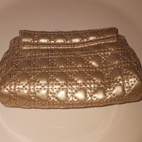 Gold Handbag - Picture 3 of 7
